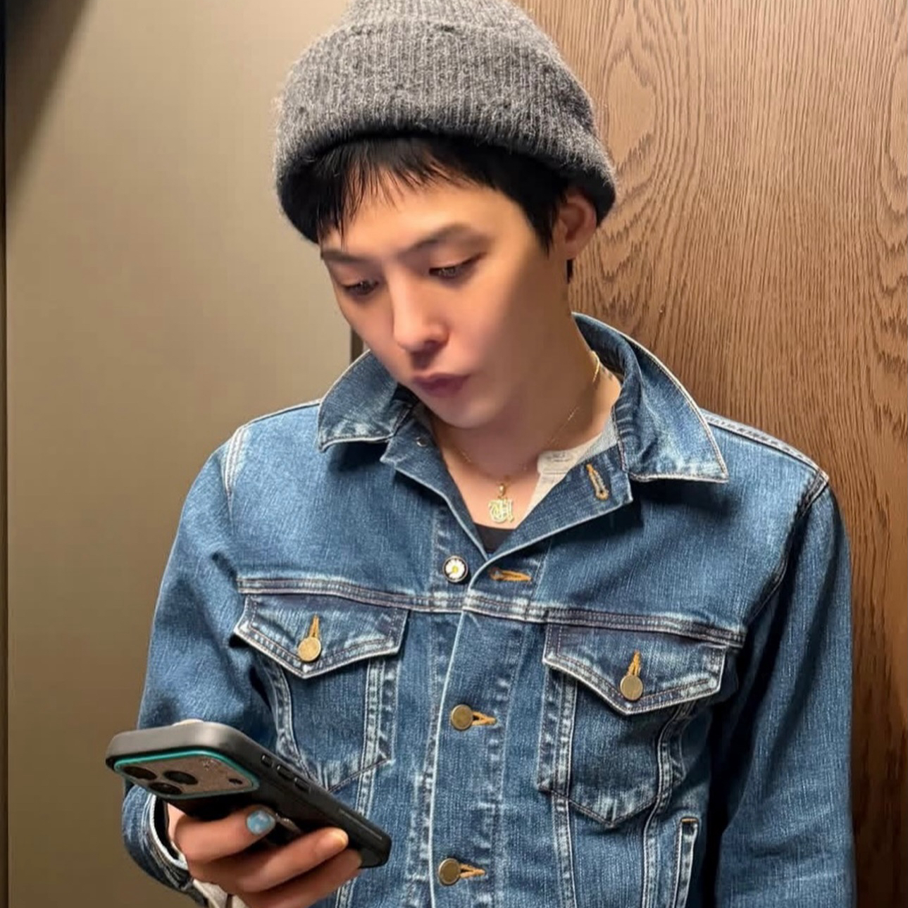 Recent activity shot of G-DRAGON (BIGBANG)
