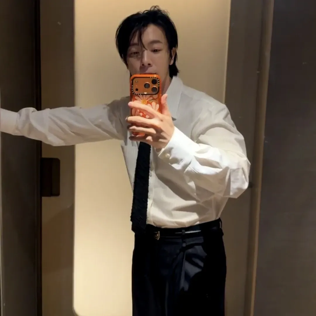 Foto aktivitas terbaru Donghae (Super Junior)