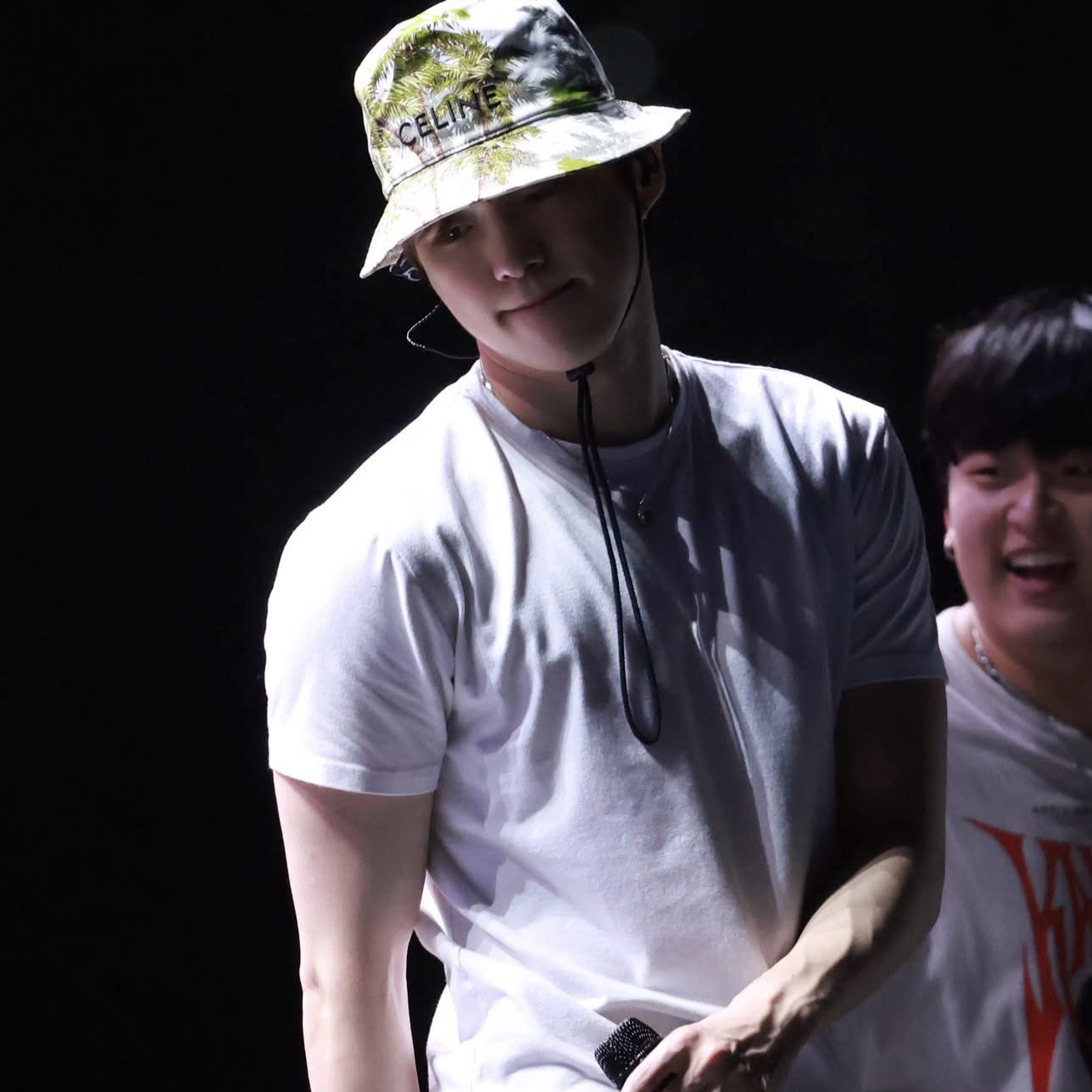 강다니엘의 비하인드 컷