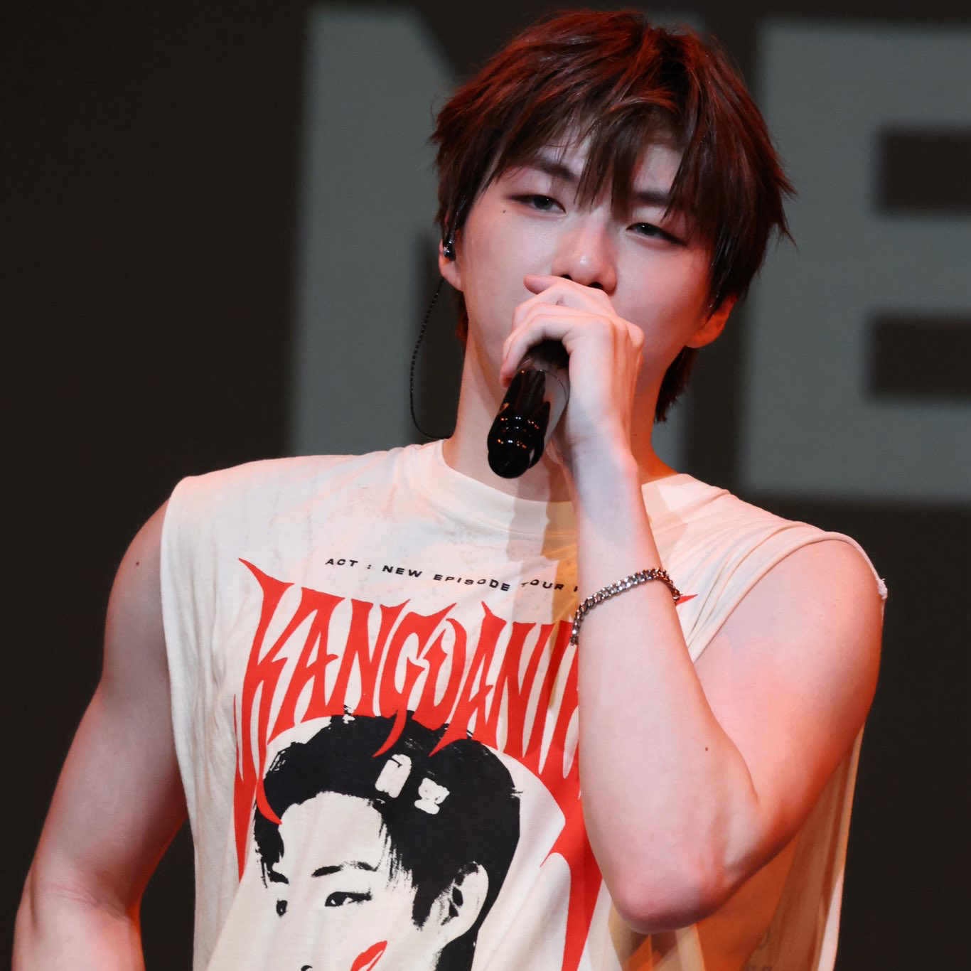 강다니엘의 비하인드 컷