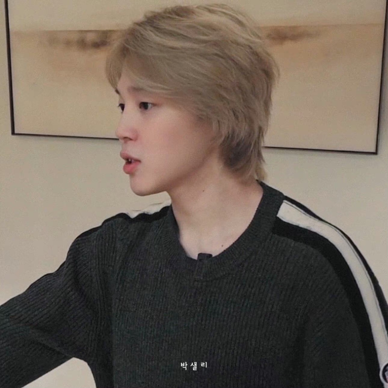 Foto aktivitas terbaru Jimin (BTS)