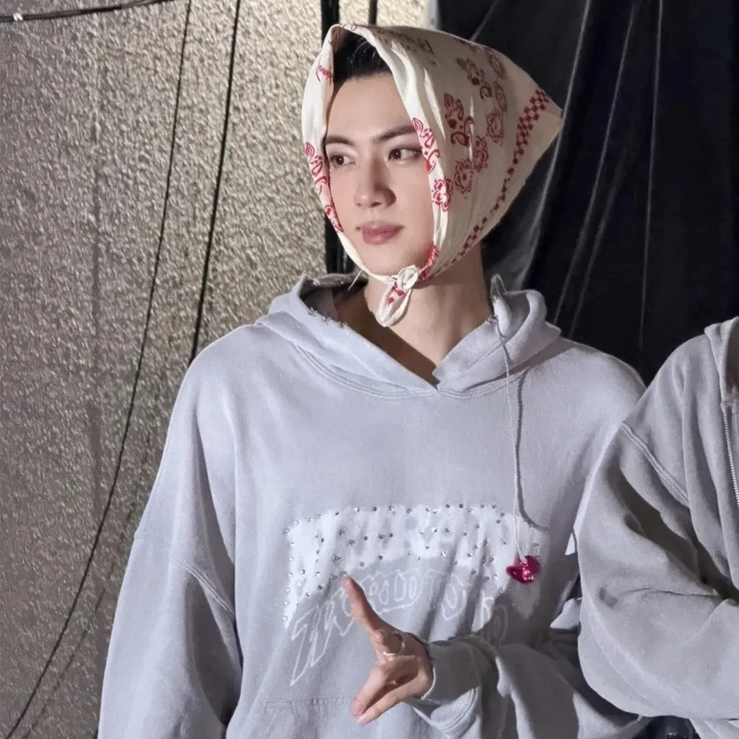 Momen yang diabadikan oleh penggemar Jin (BTS)