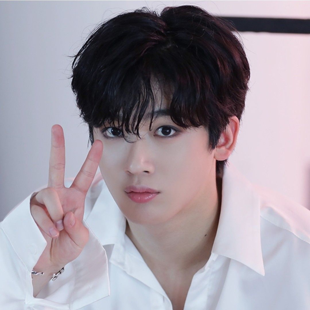 Latest photo of Kim Yohan (WEi)