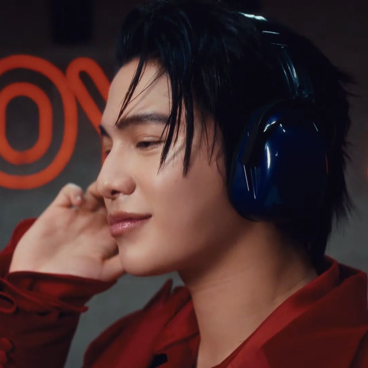 Behind-the-scenes cut of William (LYKN)