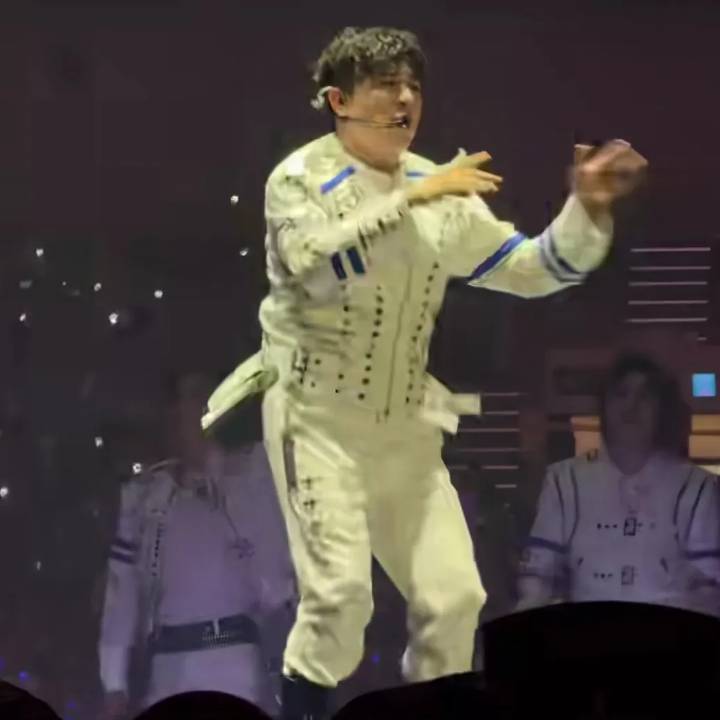 Behind-the-scenes cut of Shindong (Super Junior)