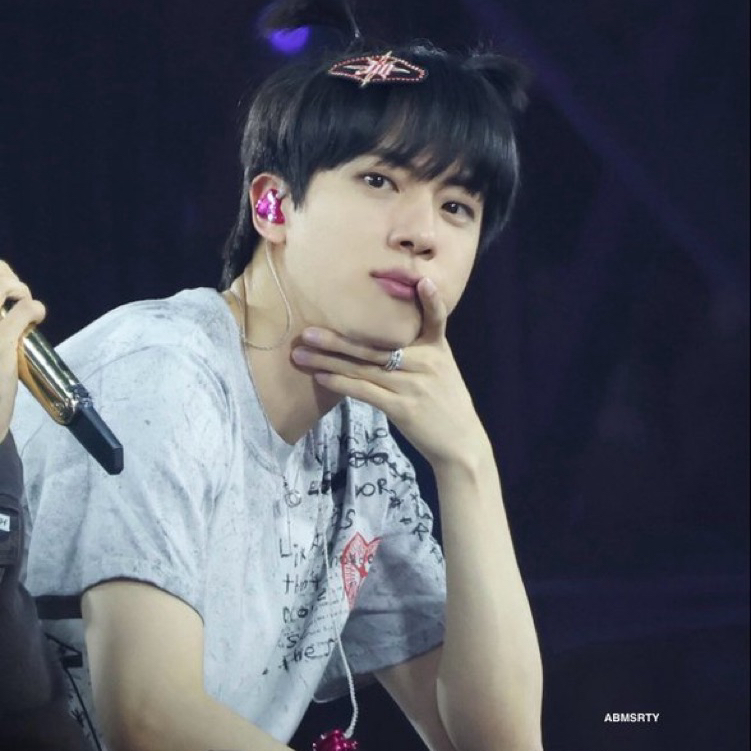 Potret di balik layar Jin (BTS)