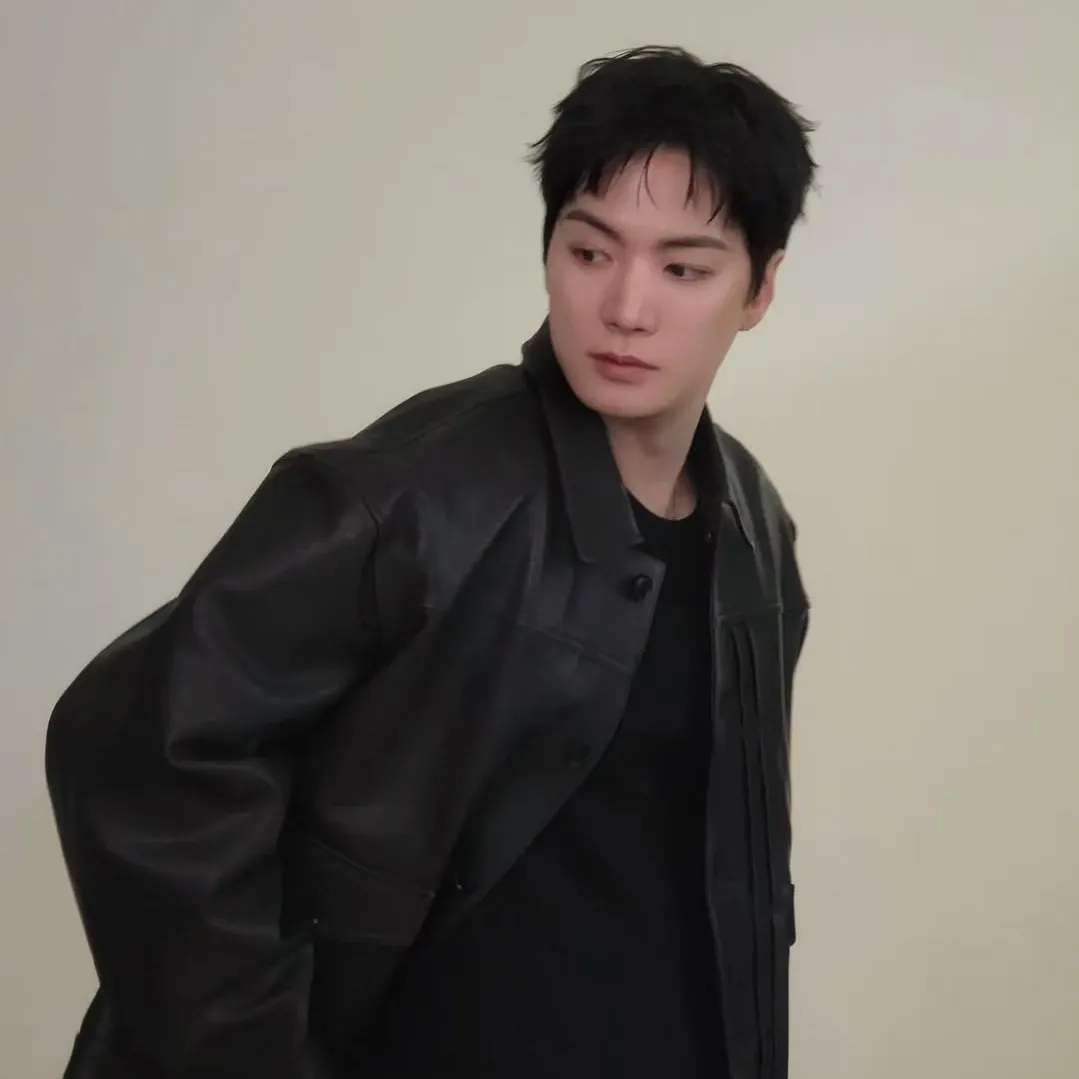A moment captured by Kim Jonghyeon's fan