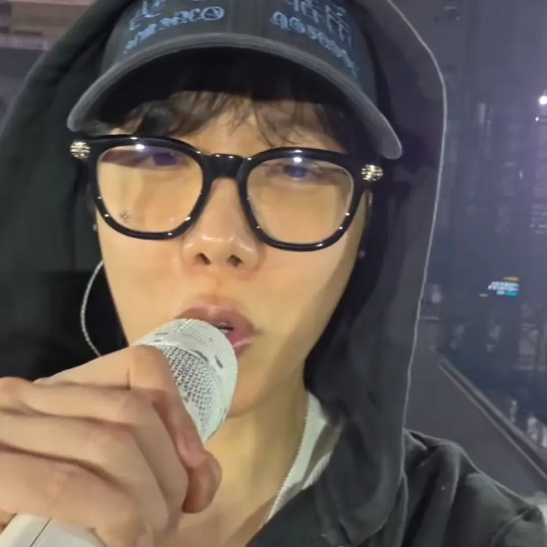 제이홉 (방탄소년단) 최근 활동샷