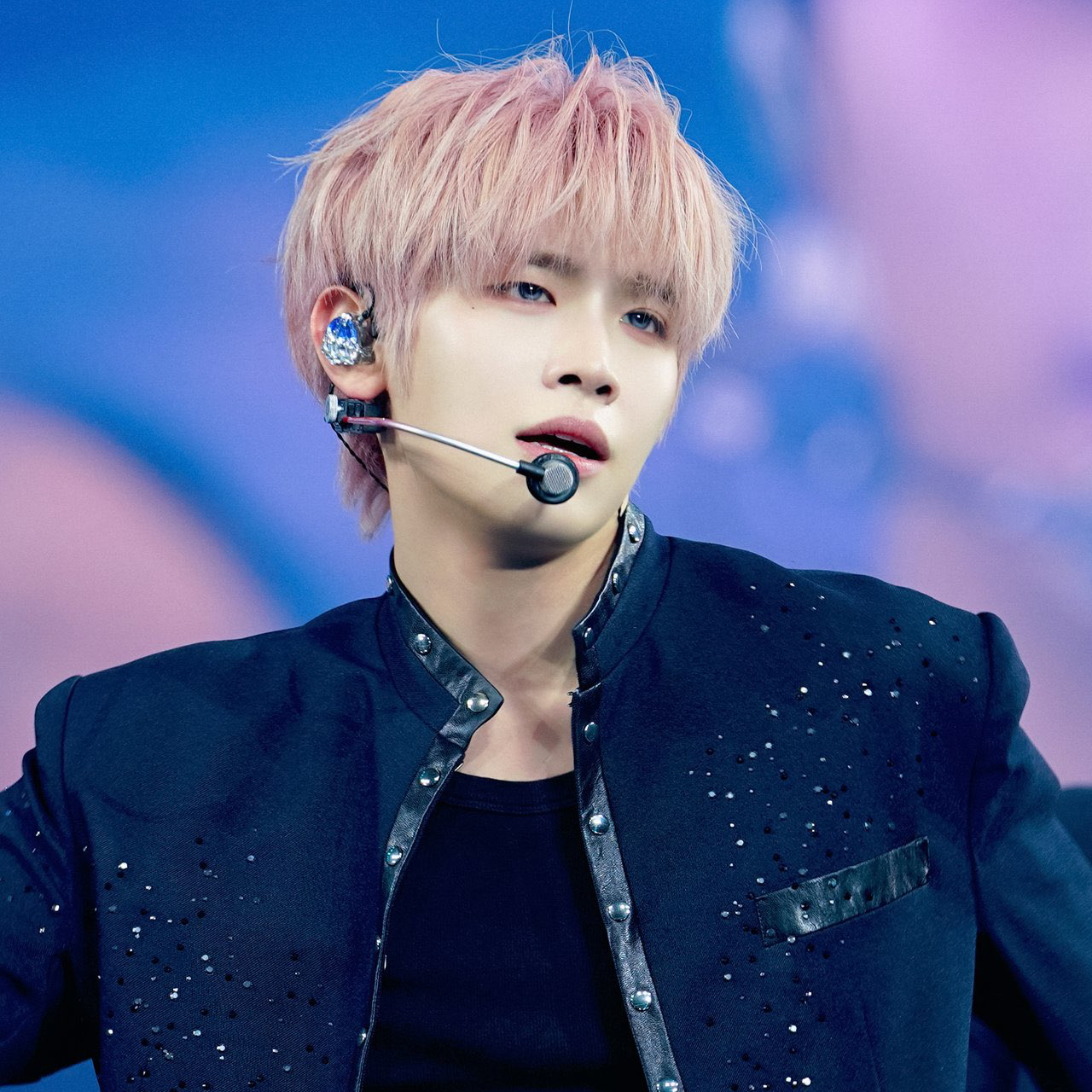 Recent activity shot of Kim Taerae (ZEROBASEONE)