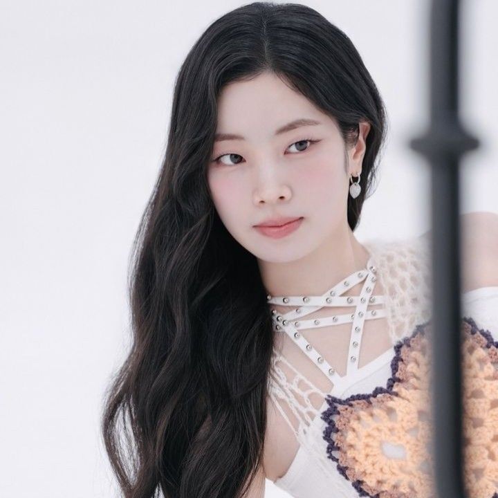 Foto aktivitas terbaru Dahyun (TWICE)