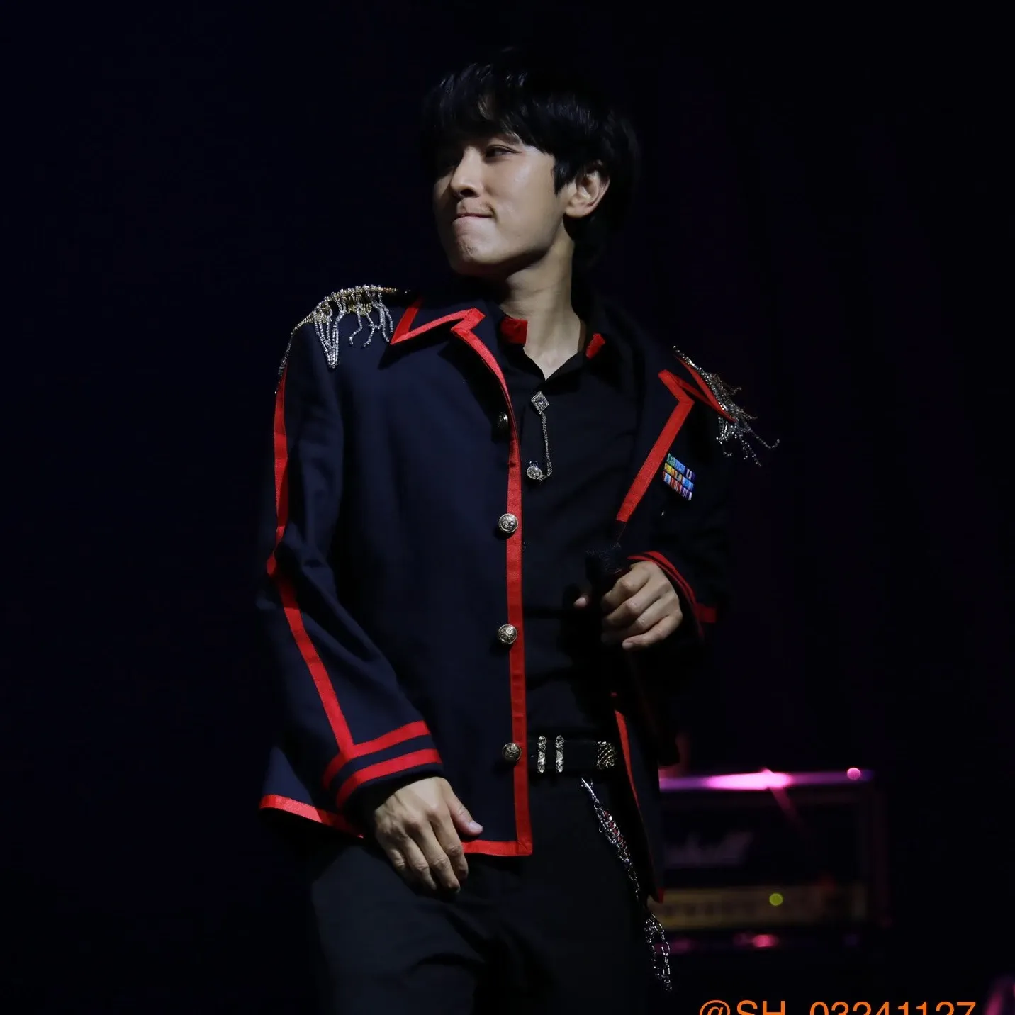 Behind-the-scenes cut of Kim Dongwan (SHINHWA)