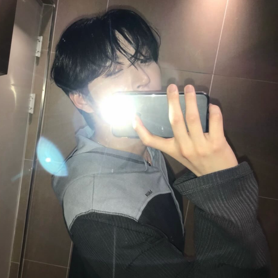 Behind-the-scenes cut of HEECHAN (DKB)