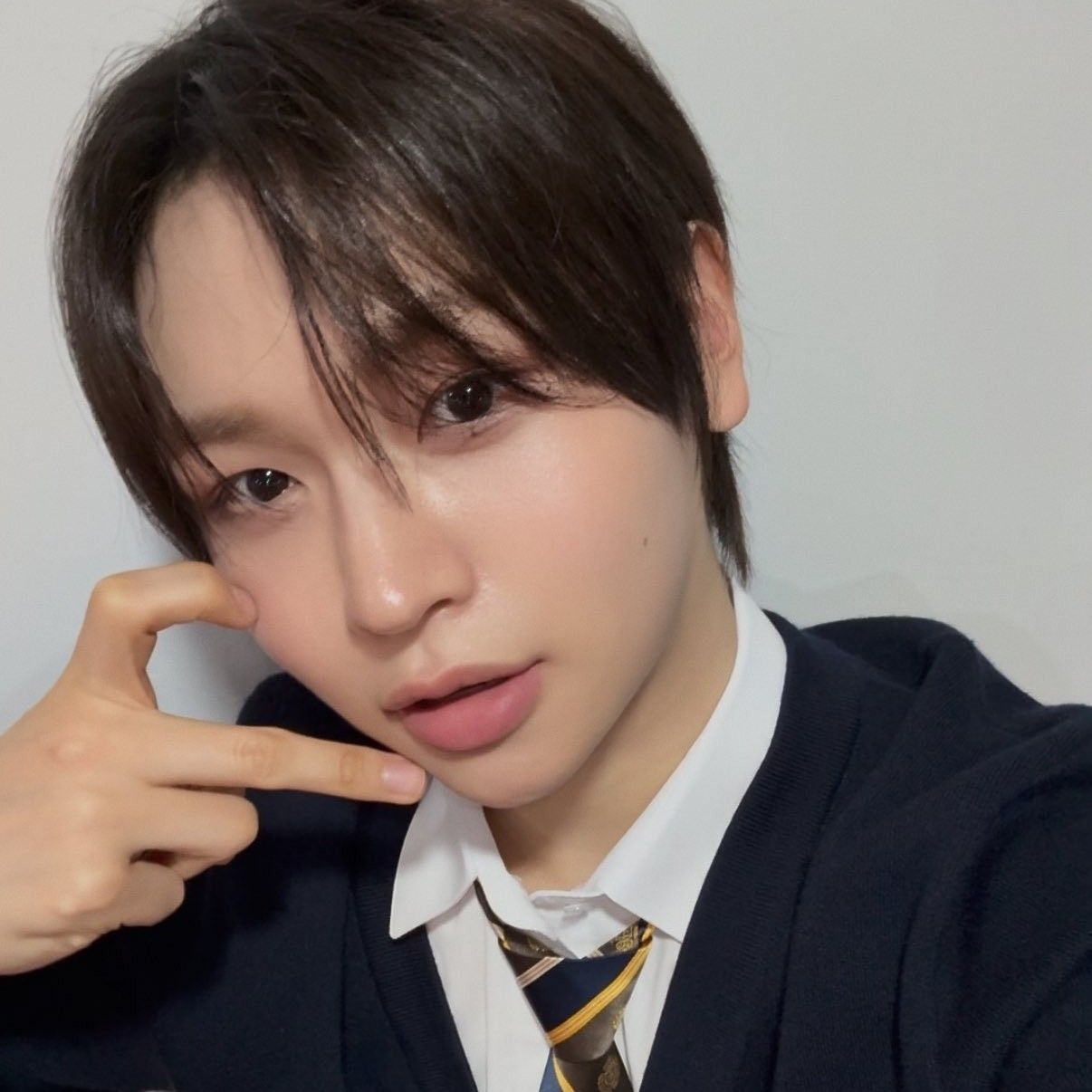 Behind-the-scenes cut of Chu yoochan (IDID)