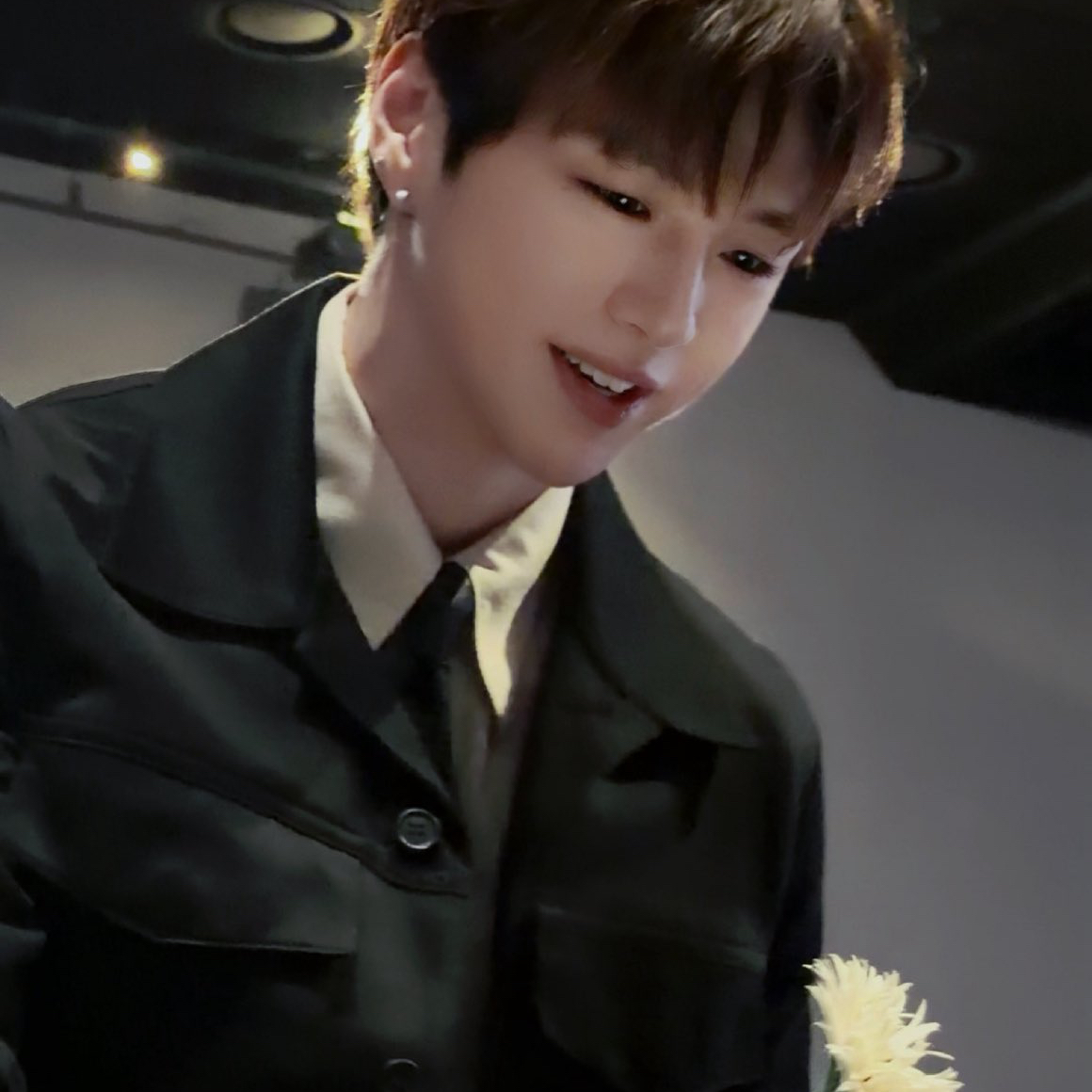 강다니엘의 비하인드 컷