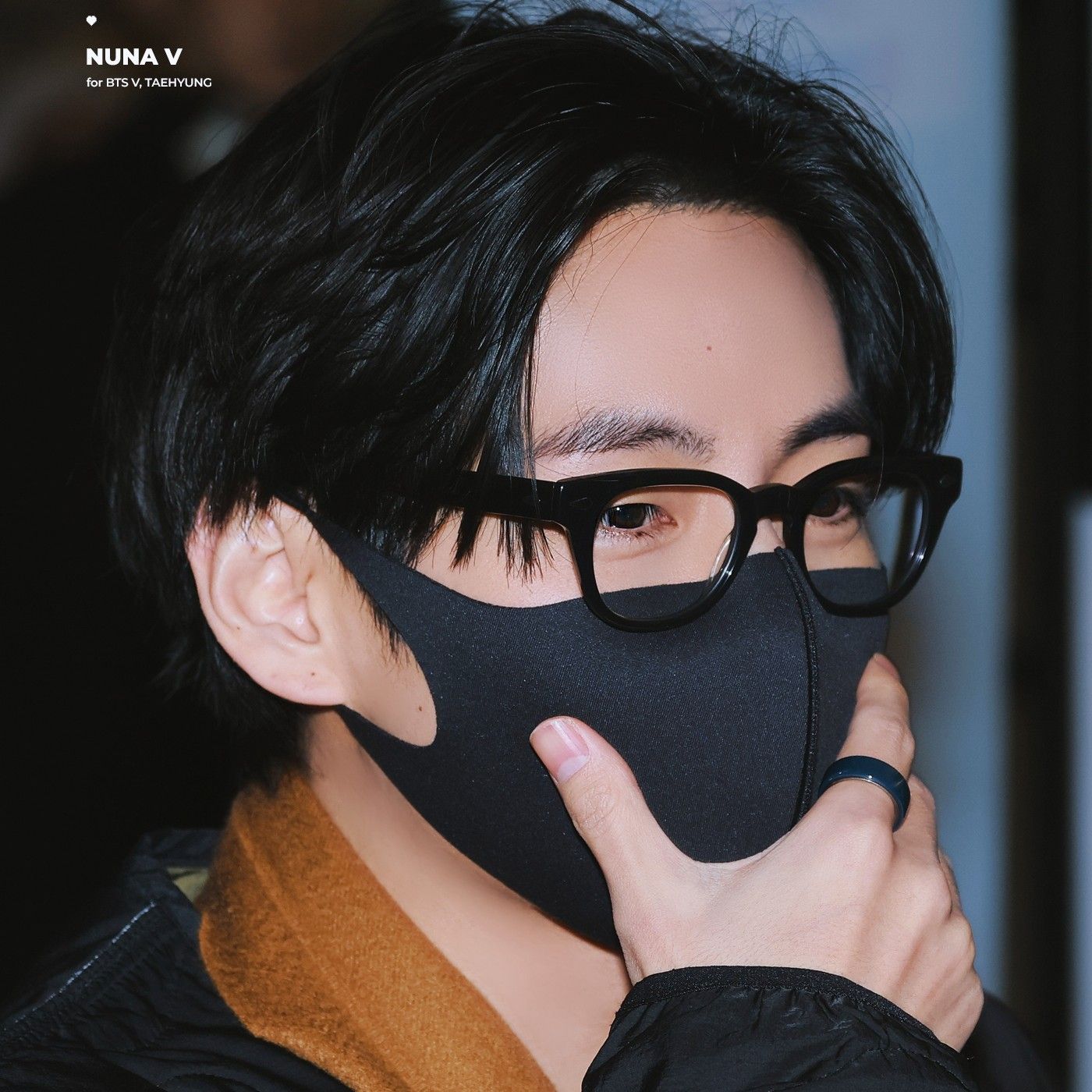 뷔 (방탄소년단)의 최신 사진