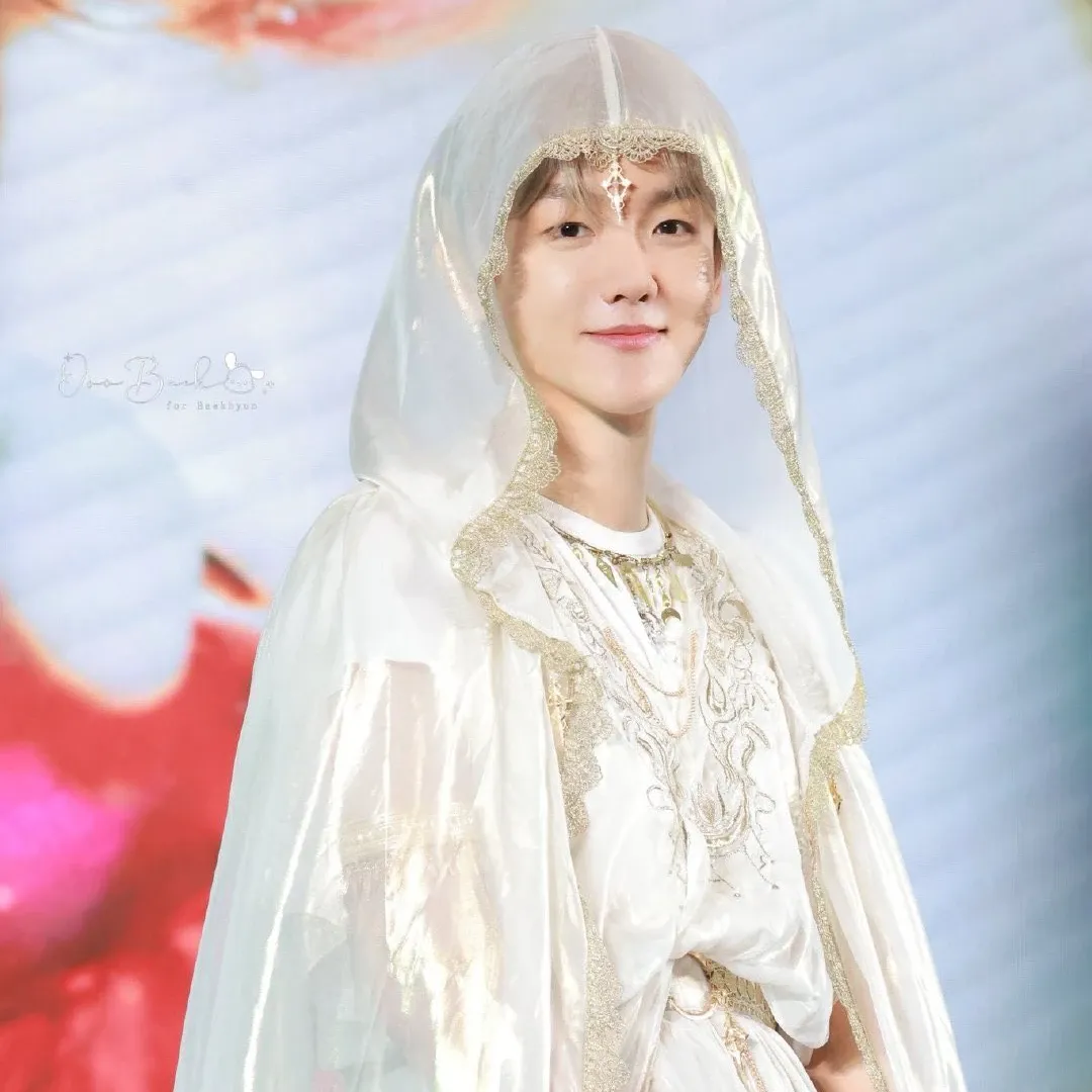 Behind-the-scenes cut of EXO