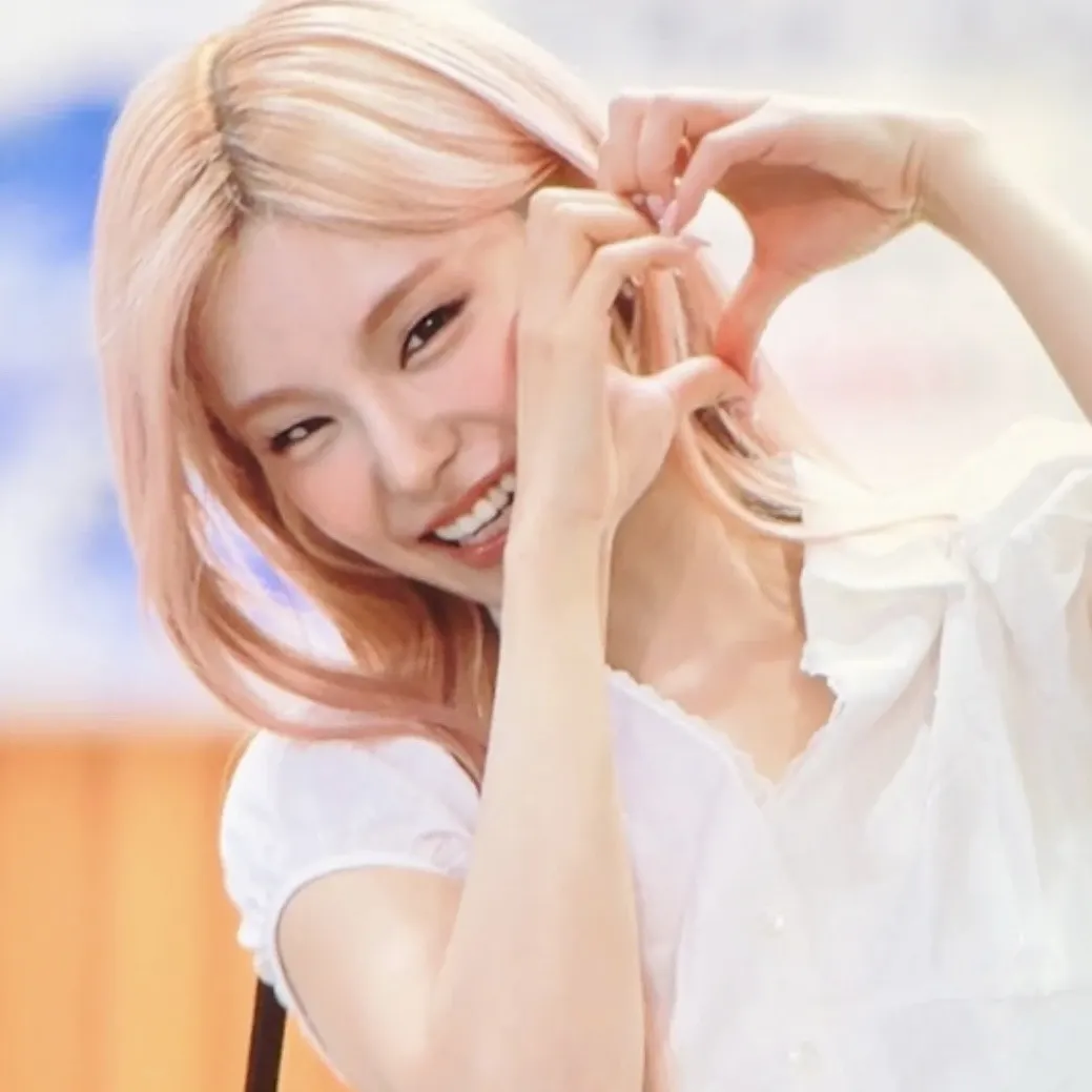 Latest photo of Yeji (ITZY)