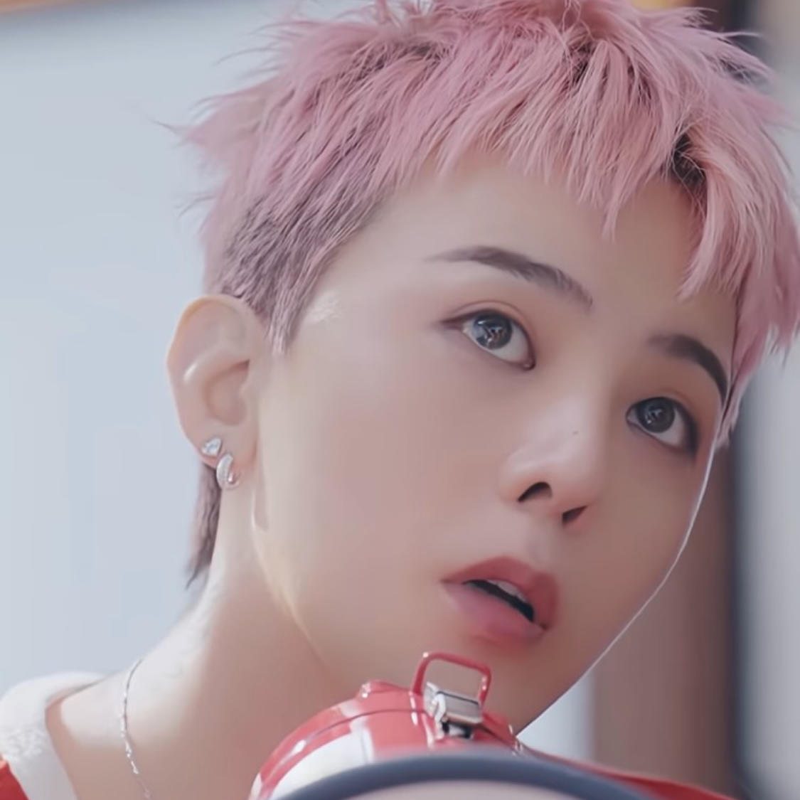 A moment captured by G-DRAGON (BIGBANG)'s fan