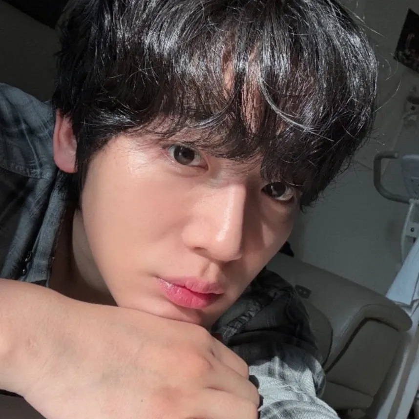 A moment captured by Kim Yohan (WEi)'s fan