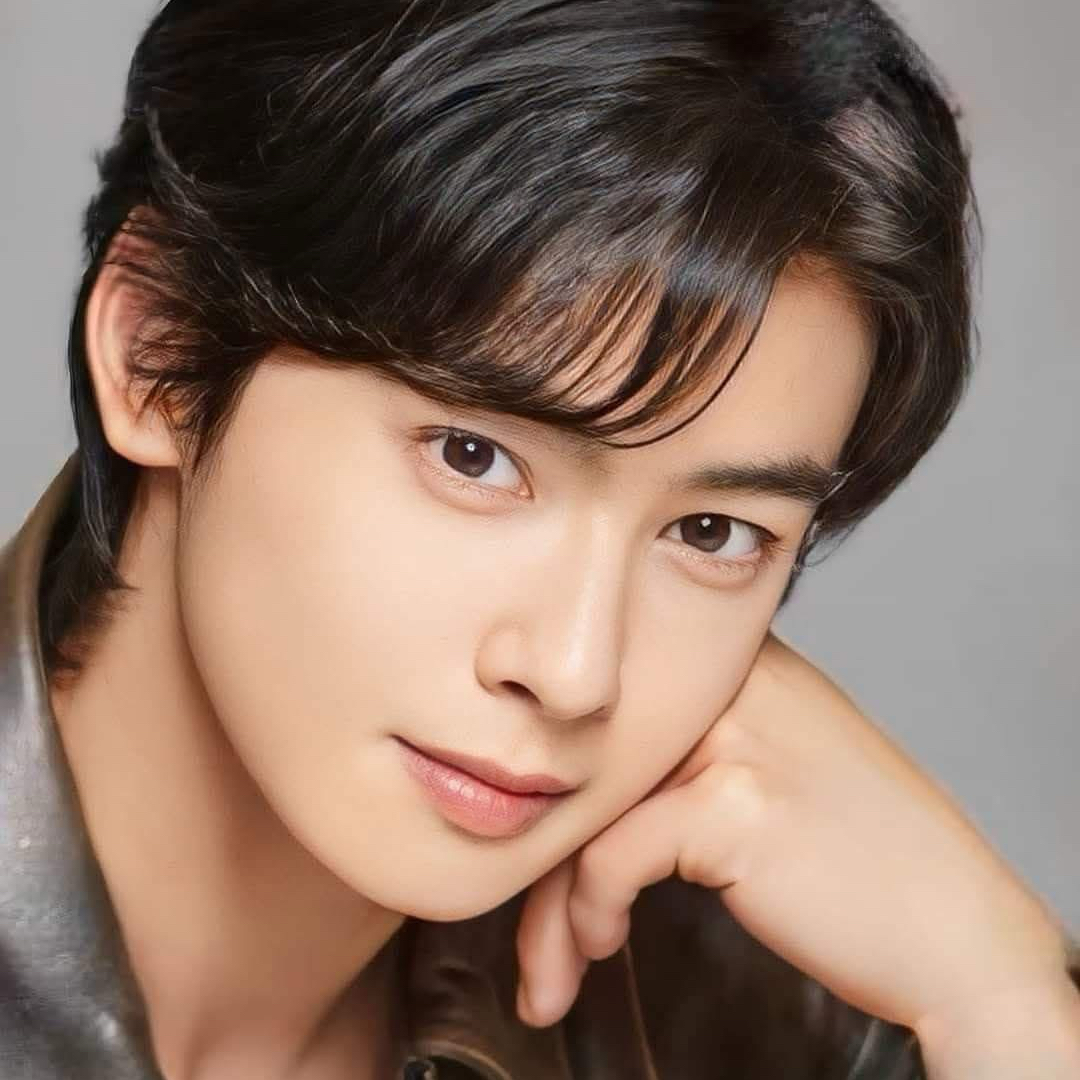 Recent activity shot of Eunwoo (ASTRO)