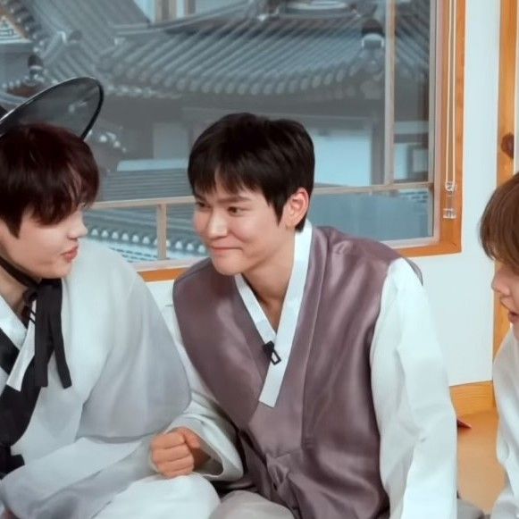 Behind-the-scenes cut of RIIZE