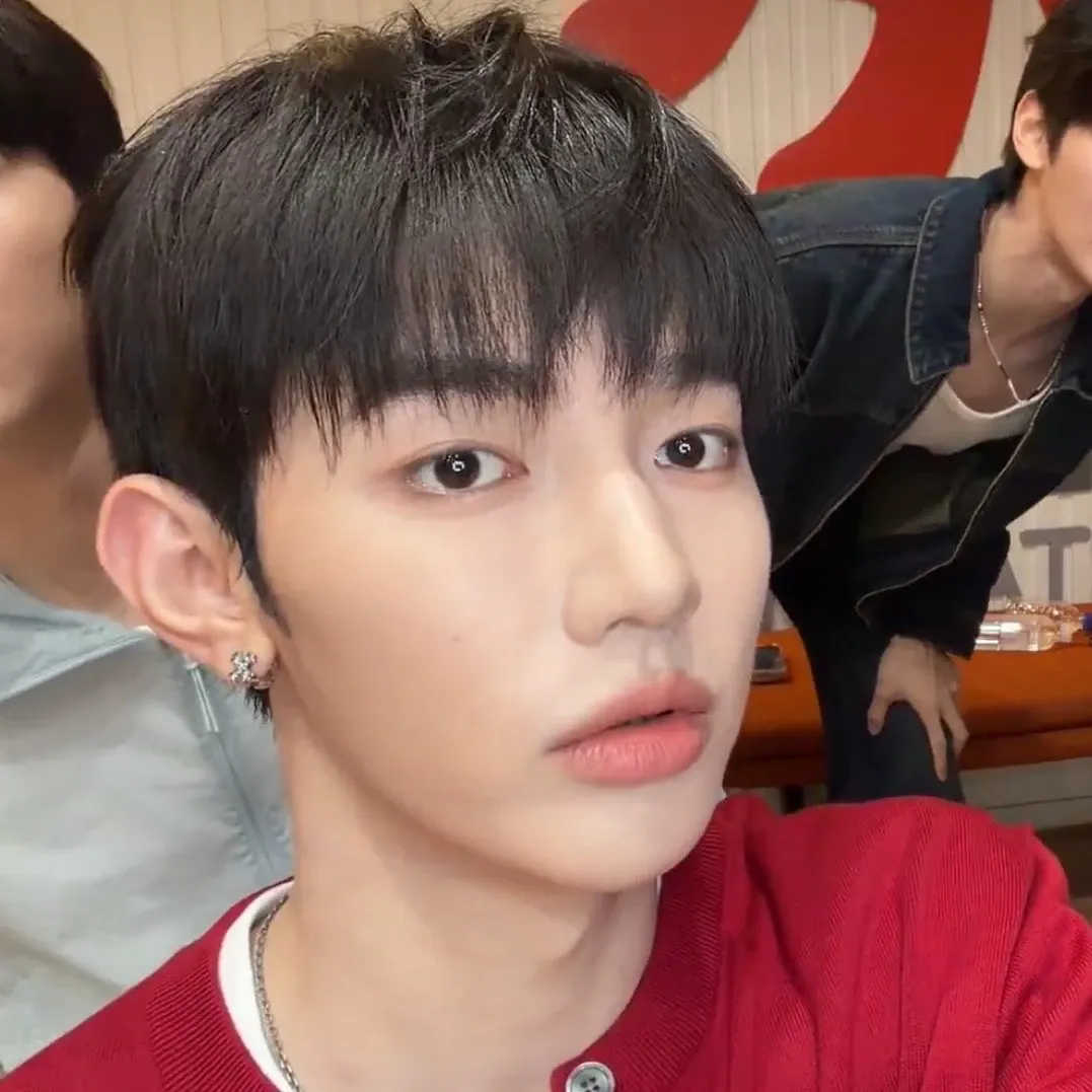 A moment captured by Zhang Hao's fan