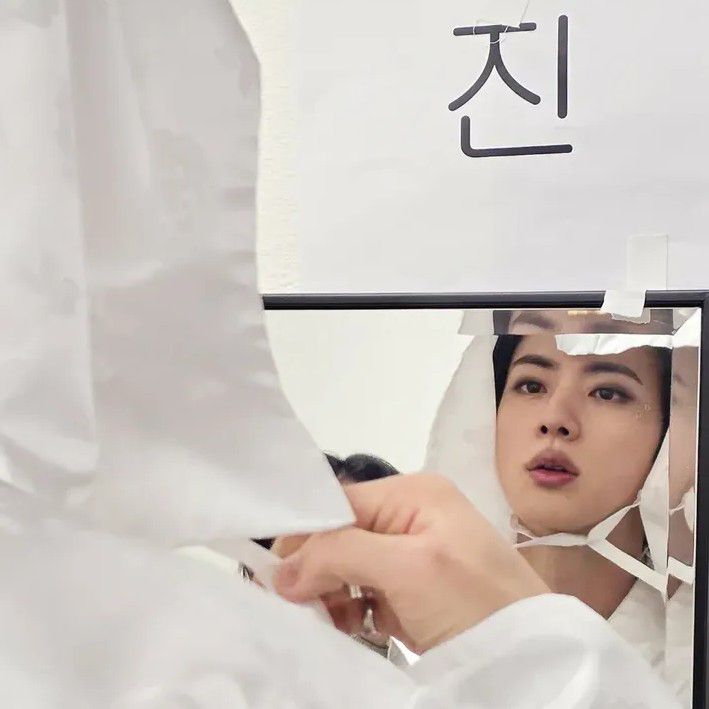 Potret di balik layar Jin (BTS)