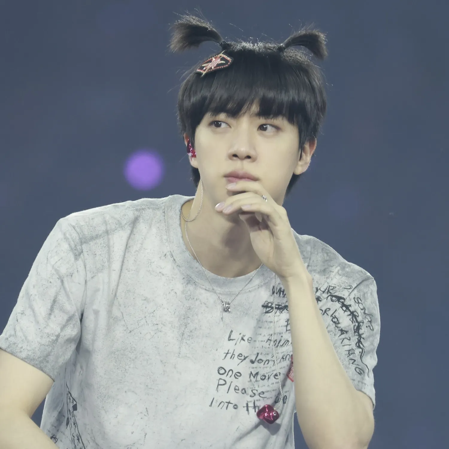 Foto aktivitas terbaru Jin (BTS)