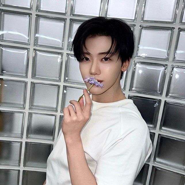 Behind-the-scenes cut of NCT