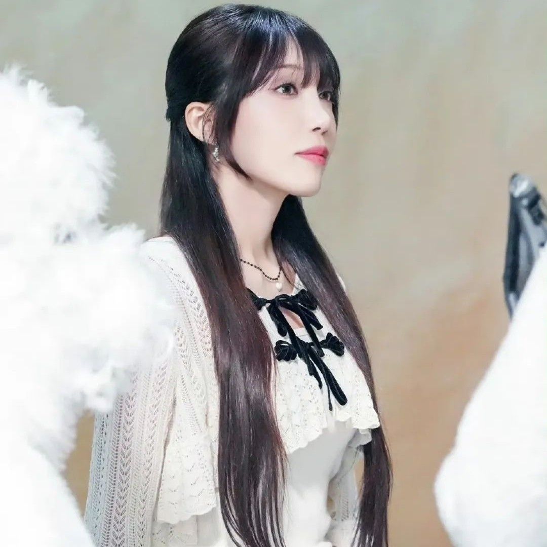 Recent activity shot of Jeong Eunji (Apink)