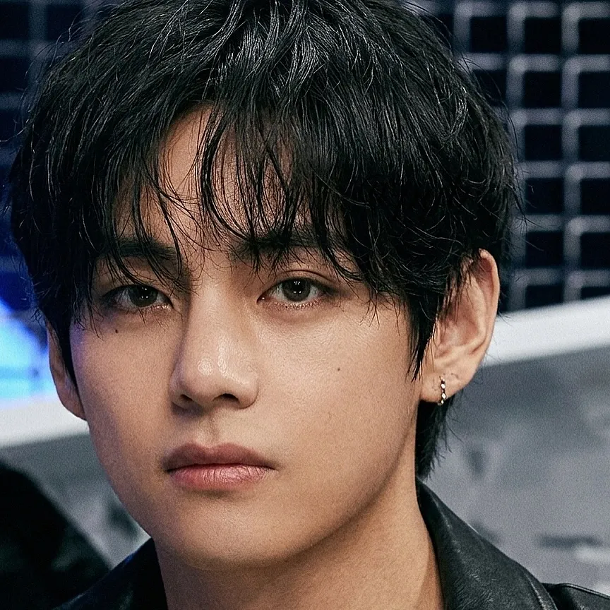 뷔 (방탄소년단)의 최신 사진