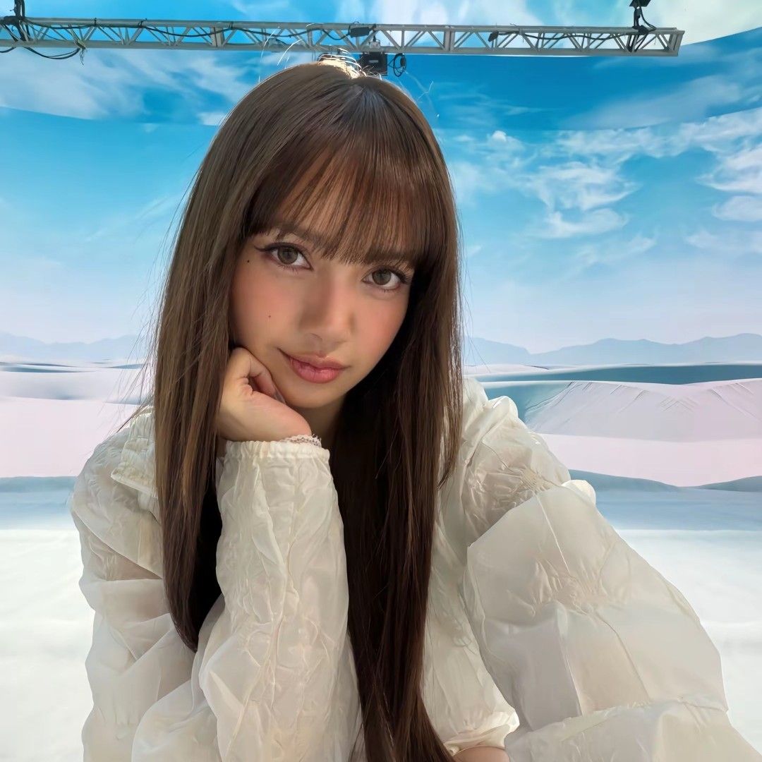 리사 (BLACKPINK)의 비하인드 컷