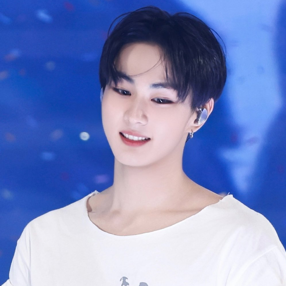 Behind-the-scenes cut of Jungwon (ENHYPEN)