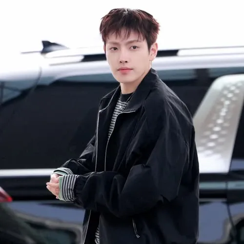 Latest photo of Hongjoong (ATEEZ)