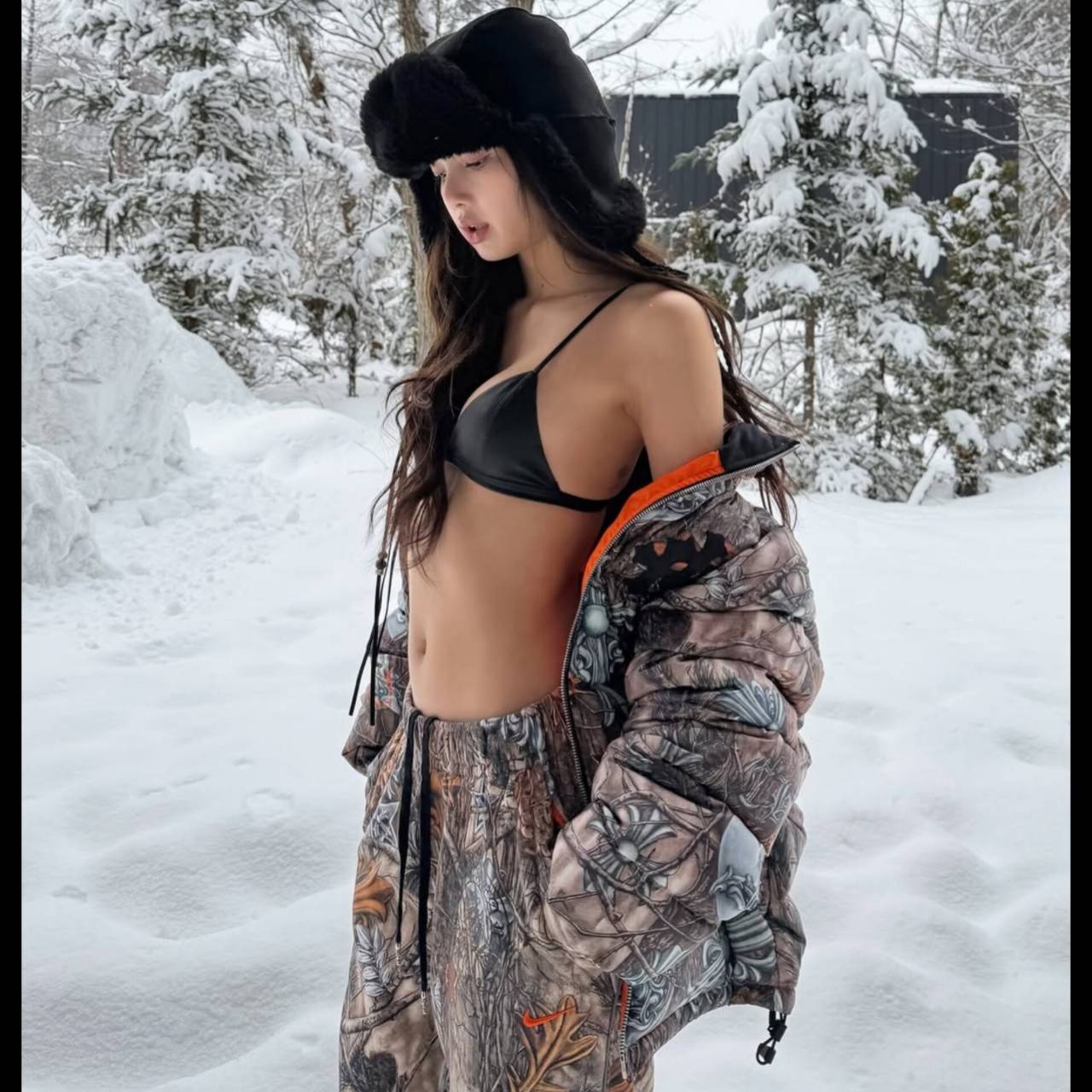 Momen yang diabadikan oleh penggemar Lisa (BLACKPINK)