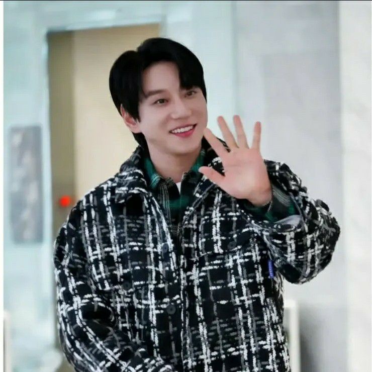 A moment captured by Hwang Chiyeol's fan