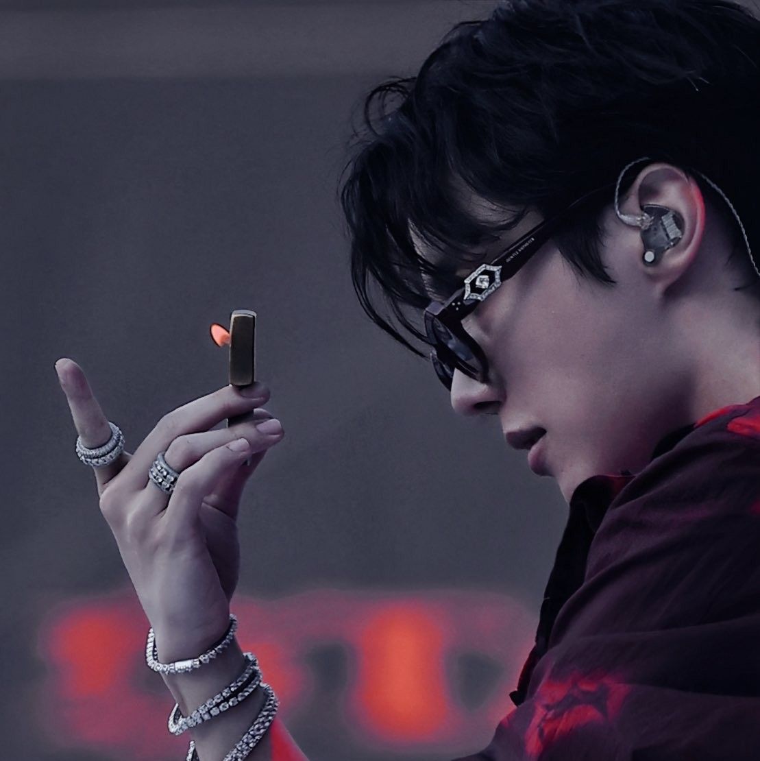 제이홉 (방탄소년단)의 최신 사진