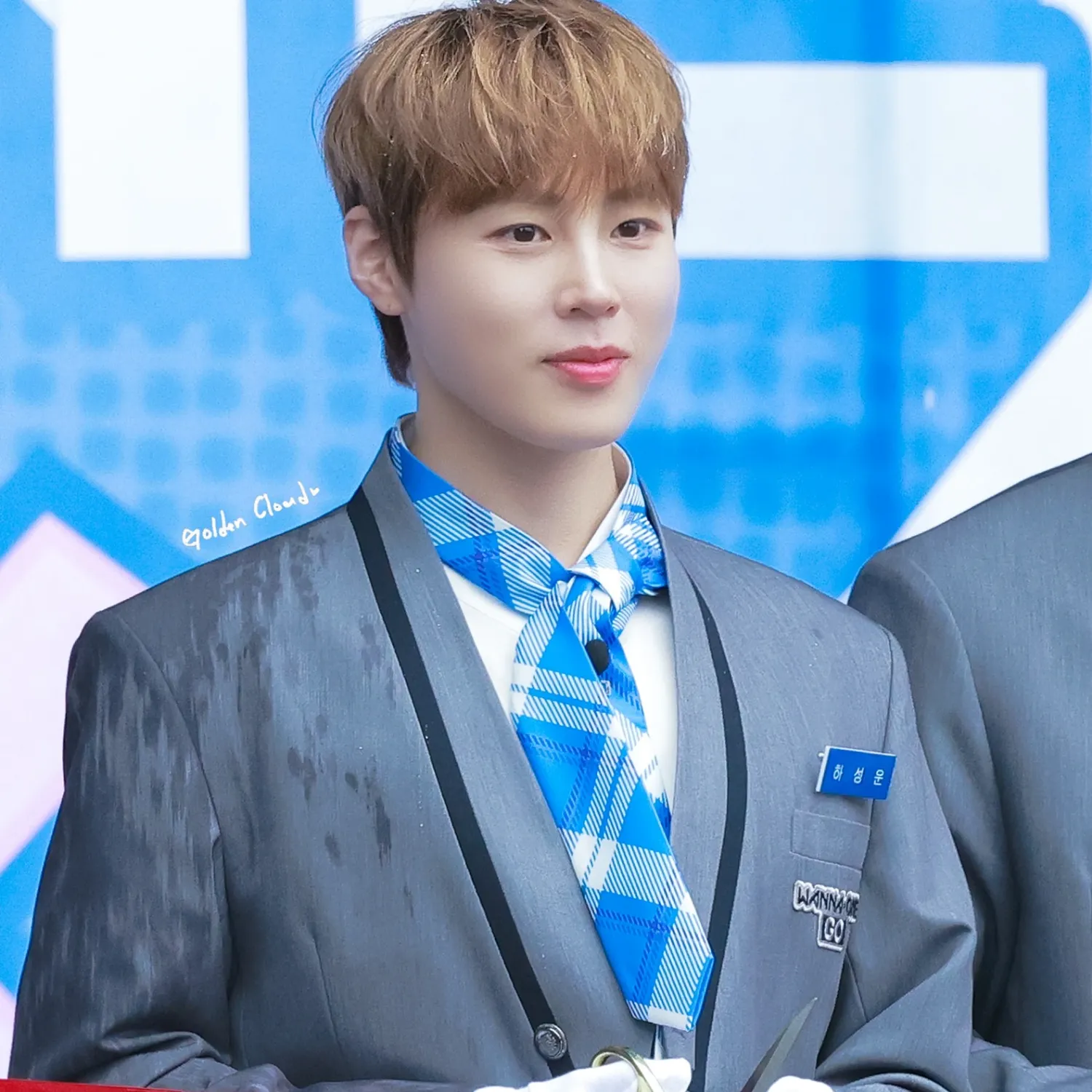 Behind-the-scenes cut of Ha Sungwoon