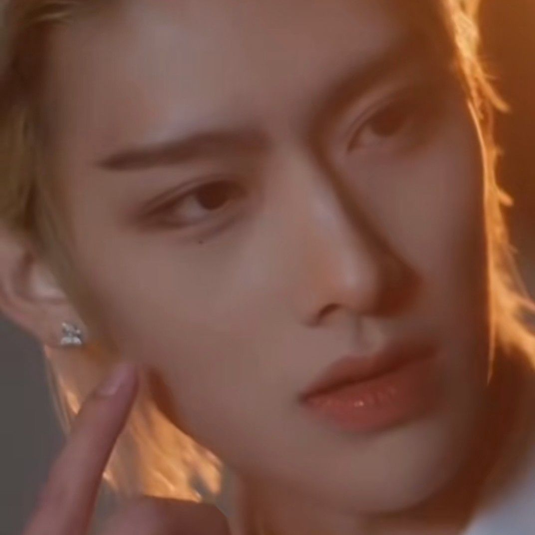 A moment captured by Ricky (ZEROBASEONE)'s fan