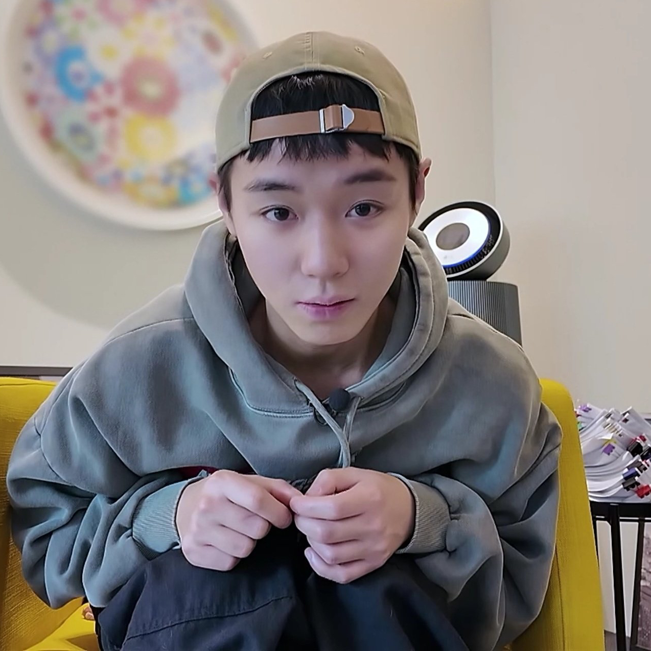 Behind-the-scenes cut of Park Jihoon