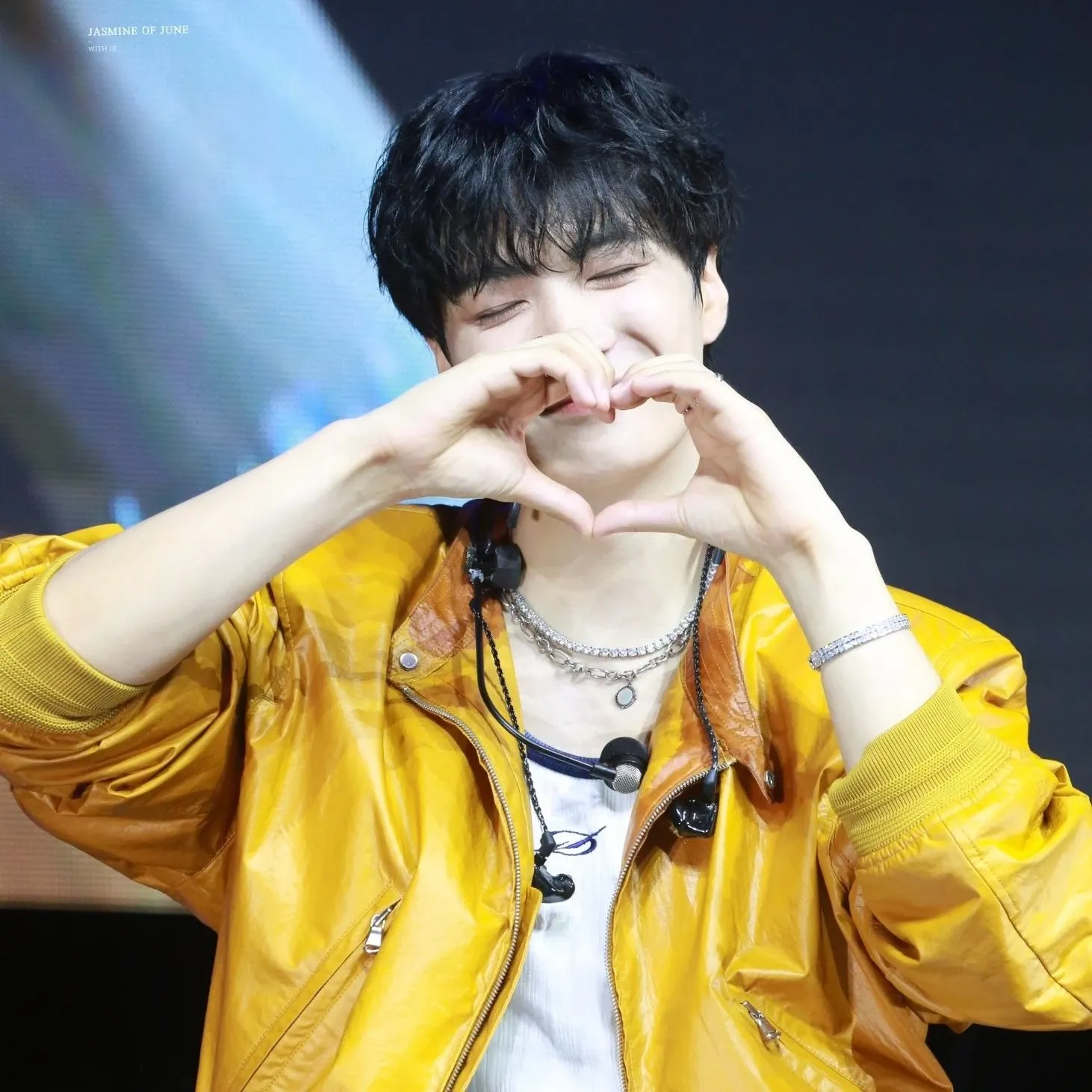 A moment captured by Kim Jonghyeon's fan