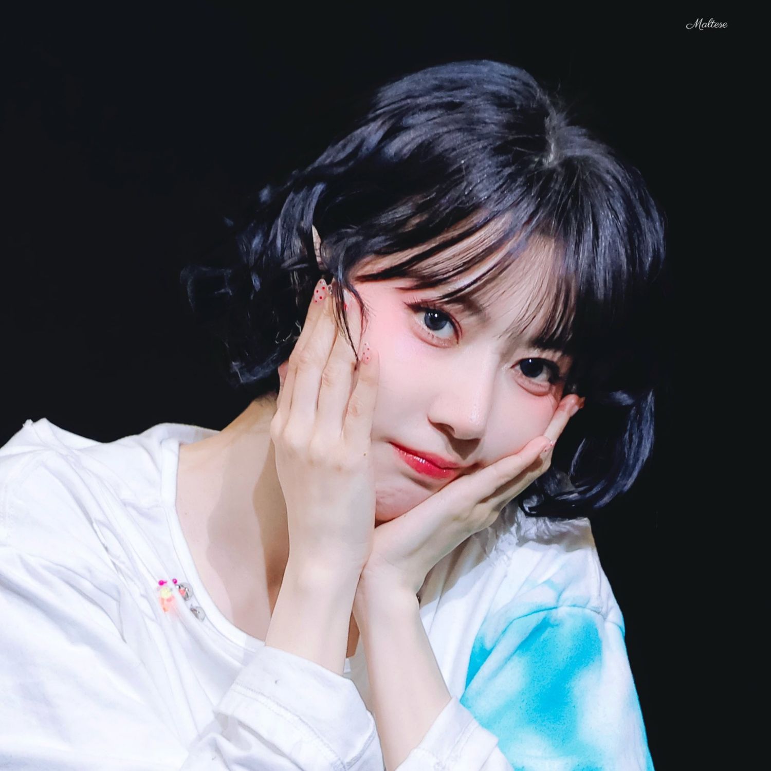 Behind-the-scenes cut of Sakura (LE SSERAFIM)