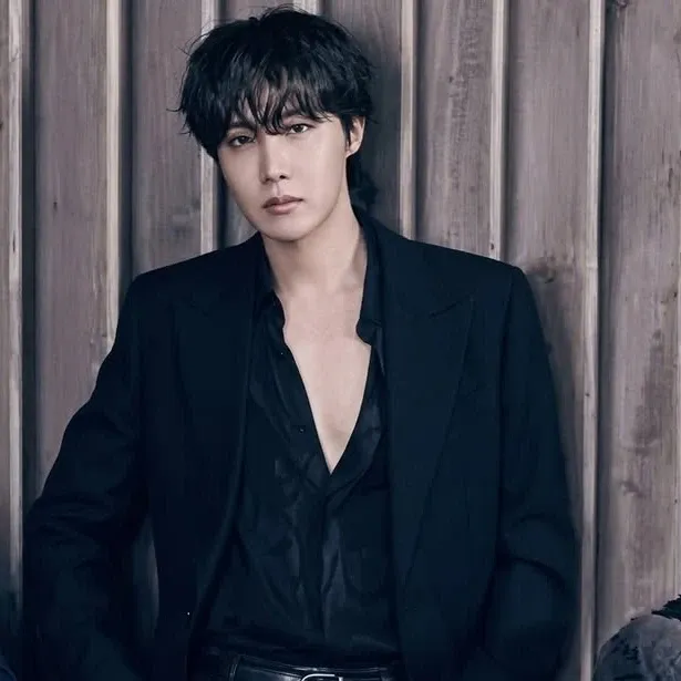 J-hope (防彈少年團)的最新照片