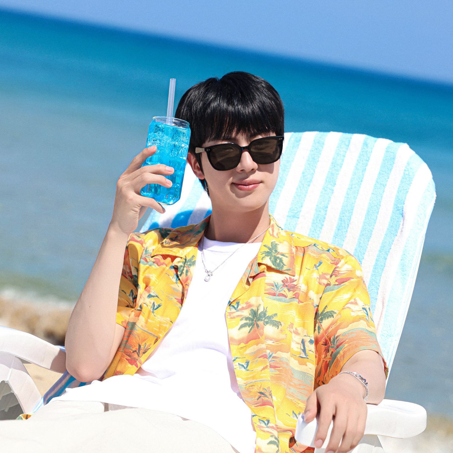 Momen yang diabadikan oleh penggemar Jin (BTS)