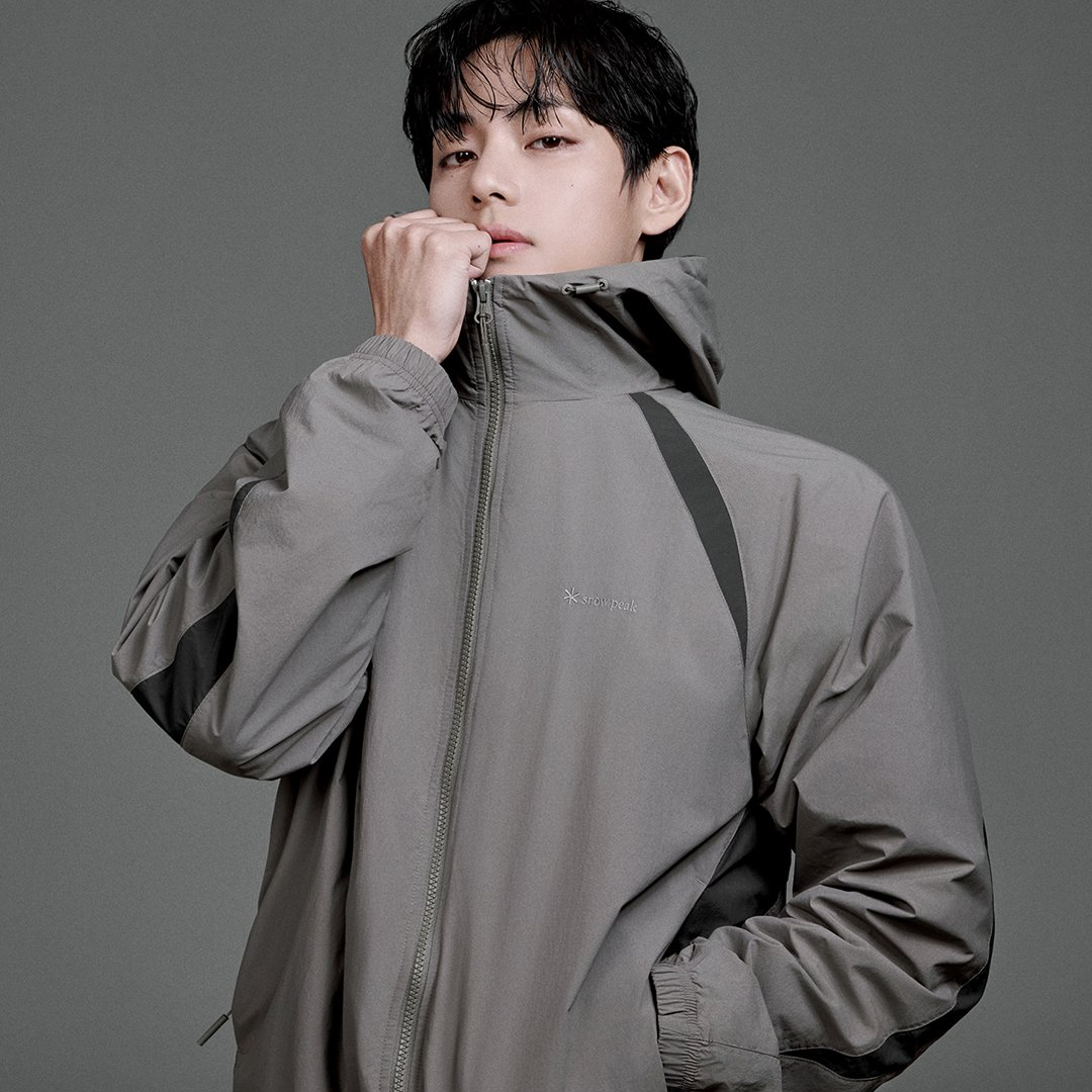 뷔 (방탄소년단)의 최신 사진