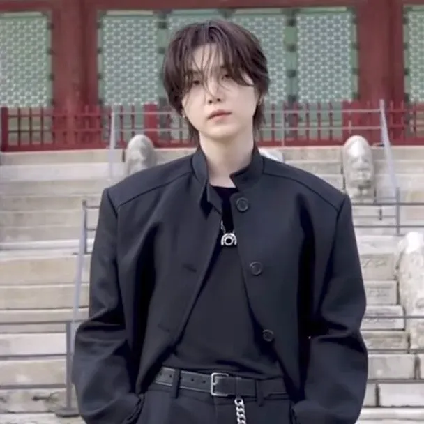 슈가 (방탄소년단)의 최신 사진