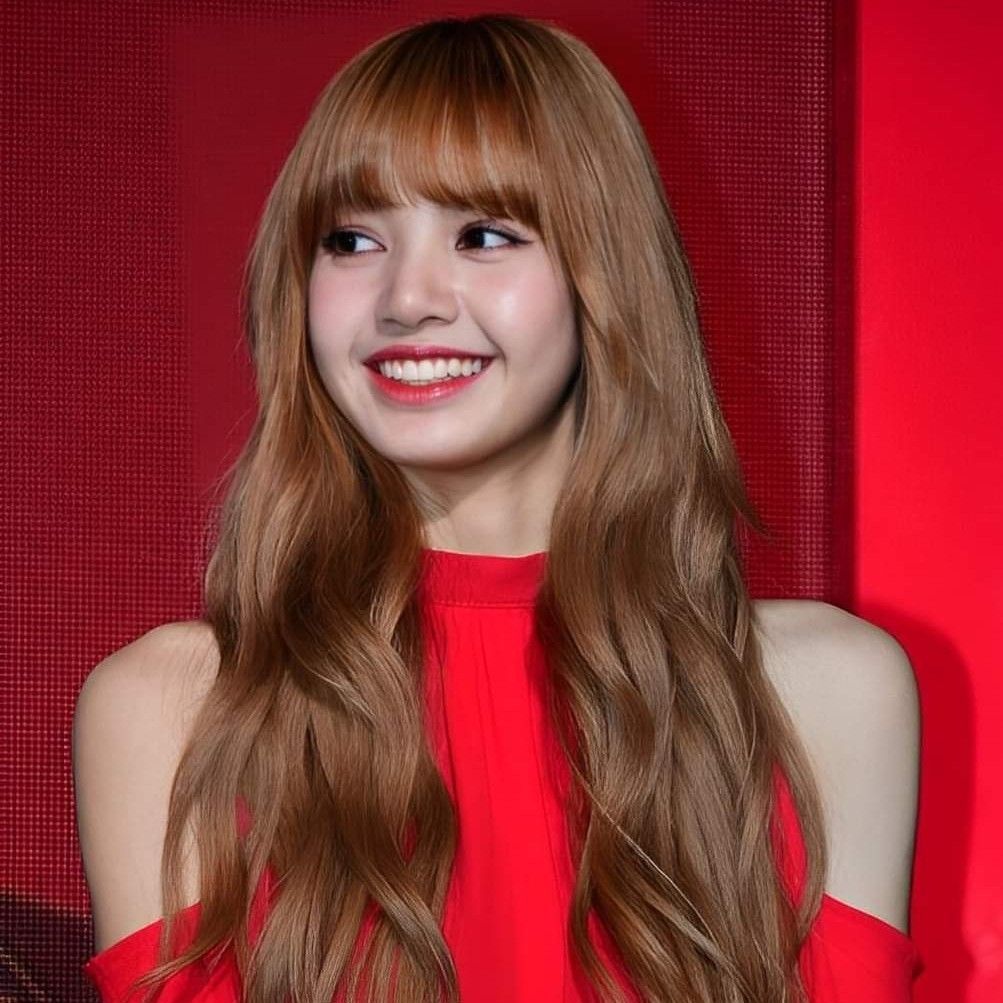 Foto aktivitas terbaru Lisa (BLACKPINK)