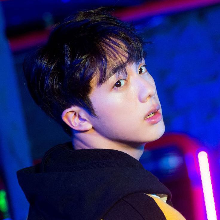 ジン (BTS)の最近の活動写真