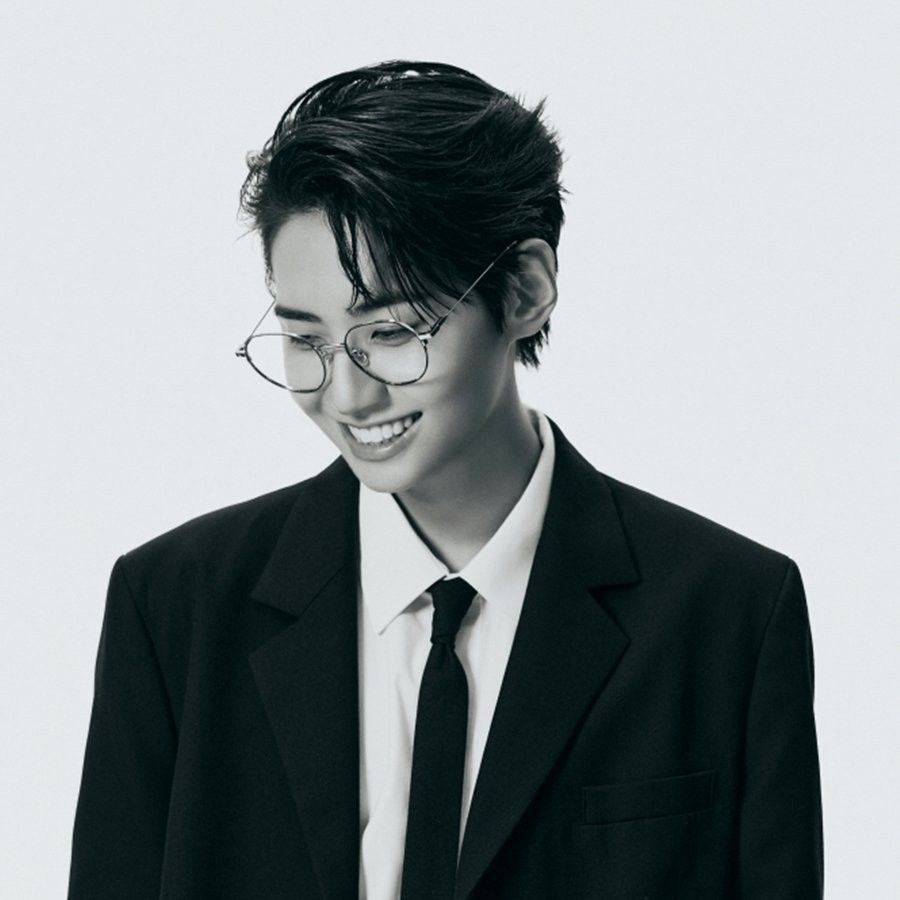 A moment captured by Lee Jinhyuk's fan