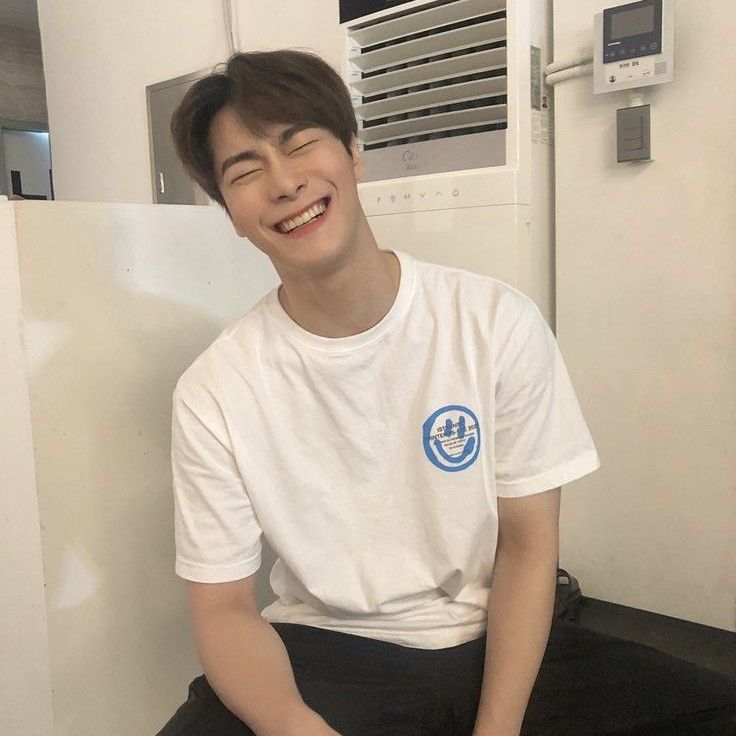A moment captured by Moonbin (ASTRO)'s fan
